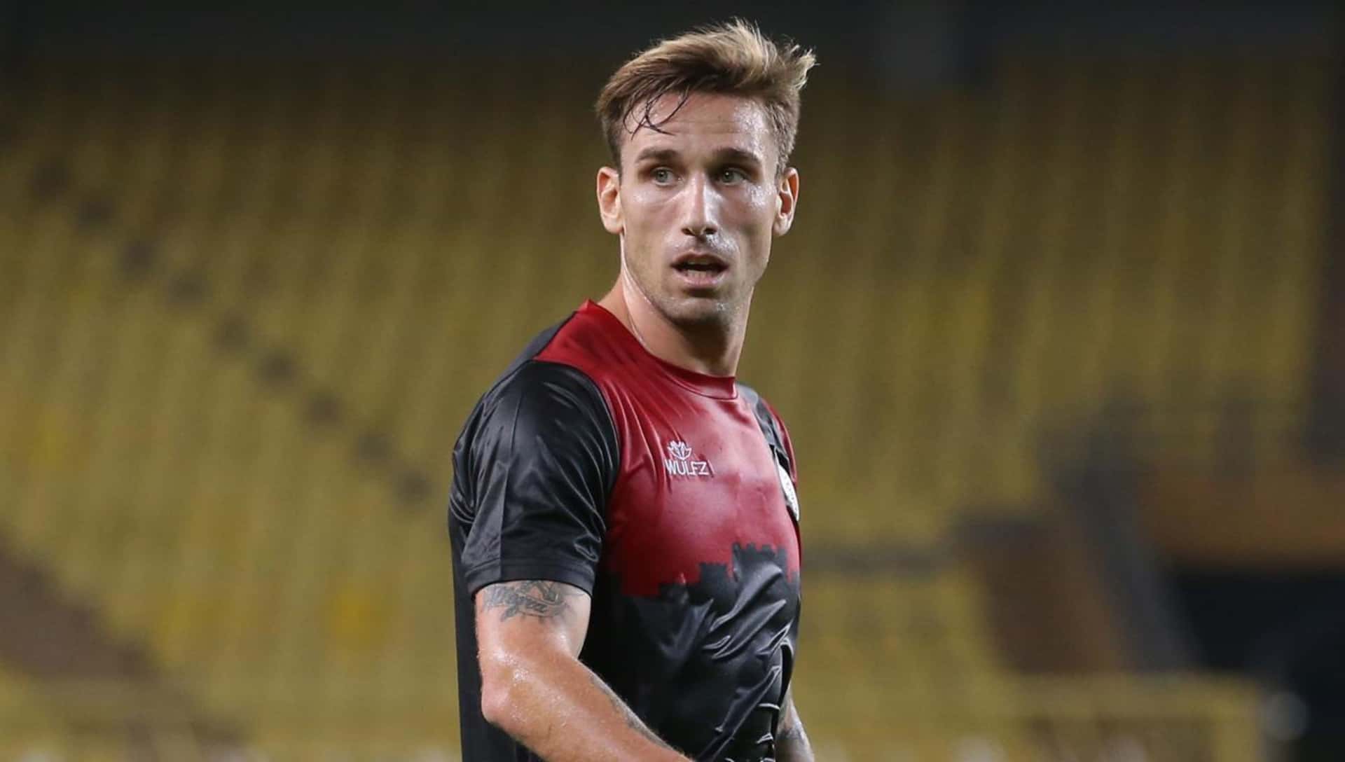 El subcampeón del mundo continúa jugando al fútbol en una liga de Asia