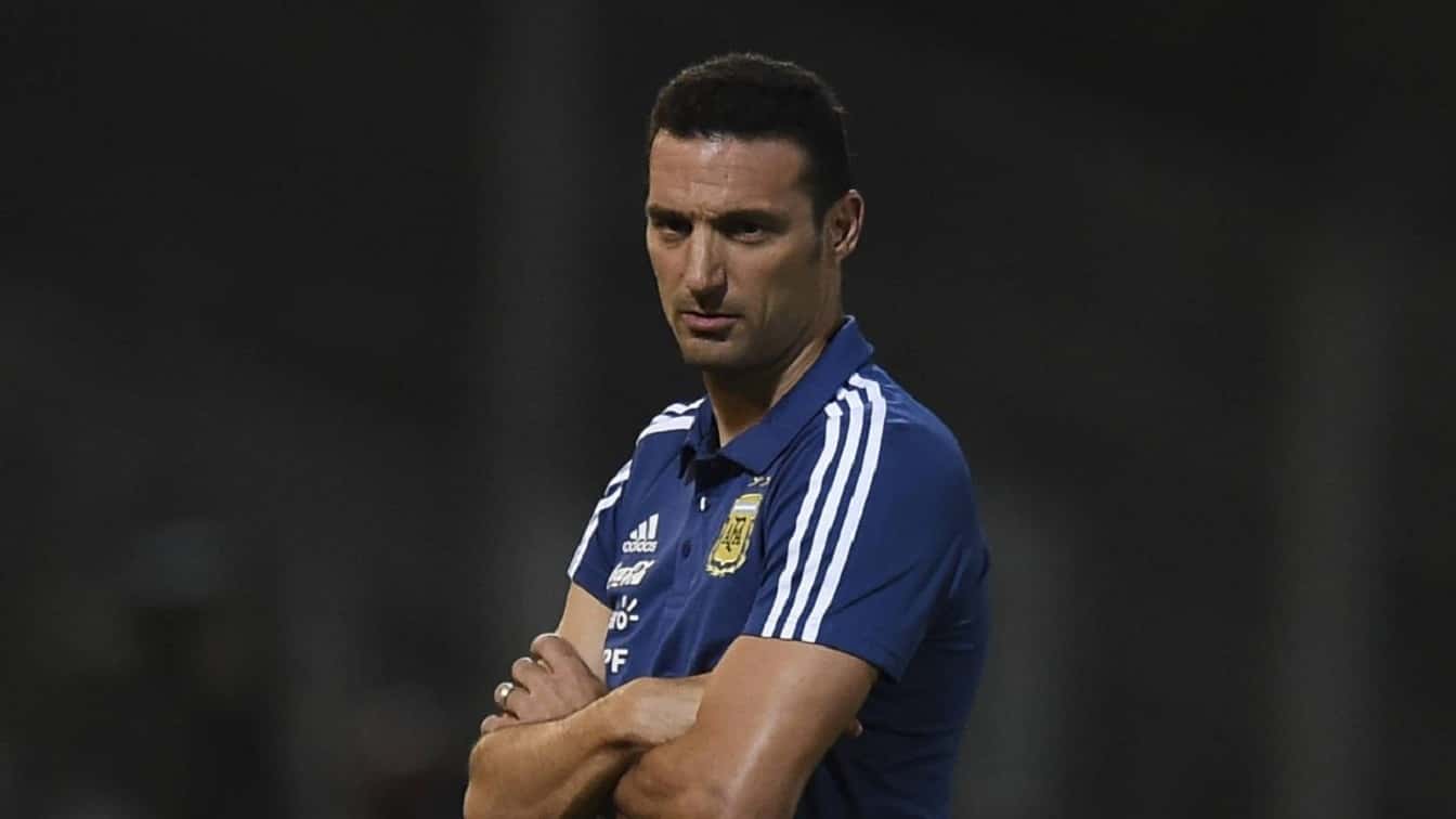 El subcampeón en Italia 90 no tuvo piedad contra el director técnico del seleccionado nacional.