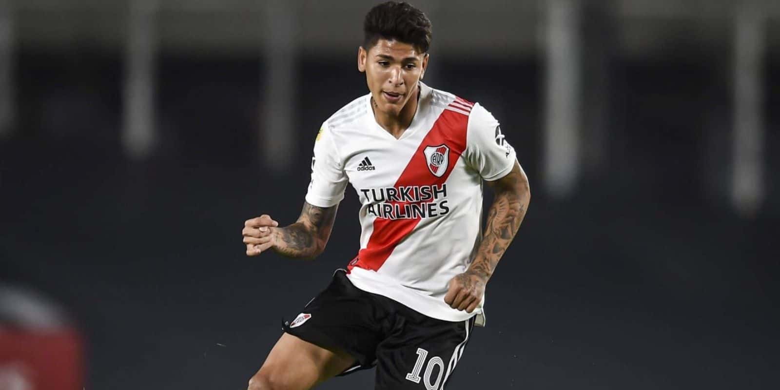 El talentoso jugador colombiano dejó el Millonario hace algunos meses, pero le puede seguir dando alegrías al club.
