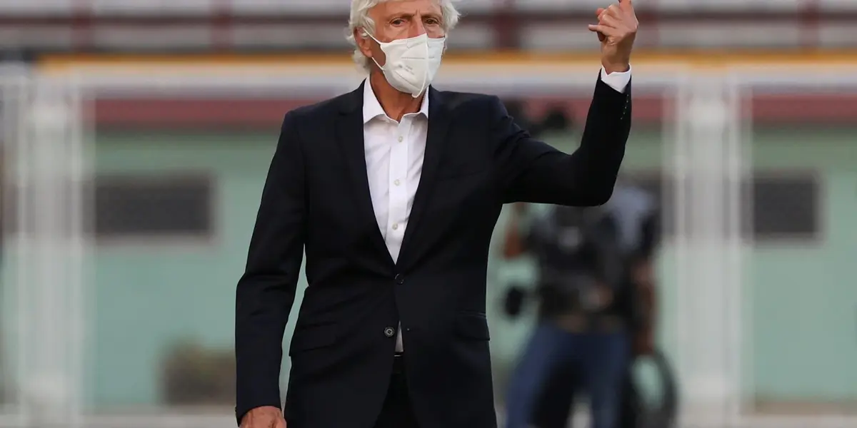 El técnico argentino se mostró feliz con el triunfo y realizó un pedido a la gente y a los dirigentes.