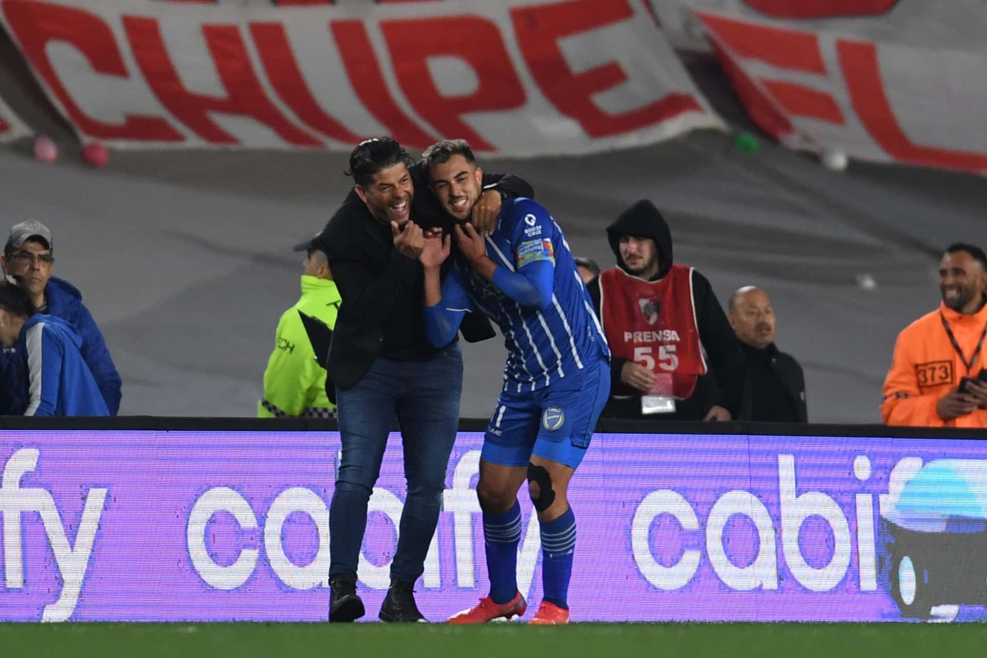 El Tomba le dio un golpe fuerte al Millo en el Monumental y lo derrotó 2 a 0.