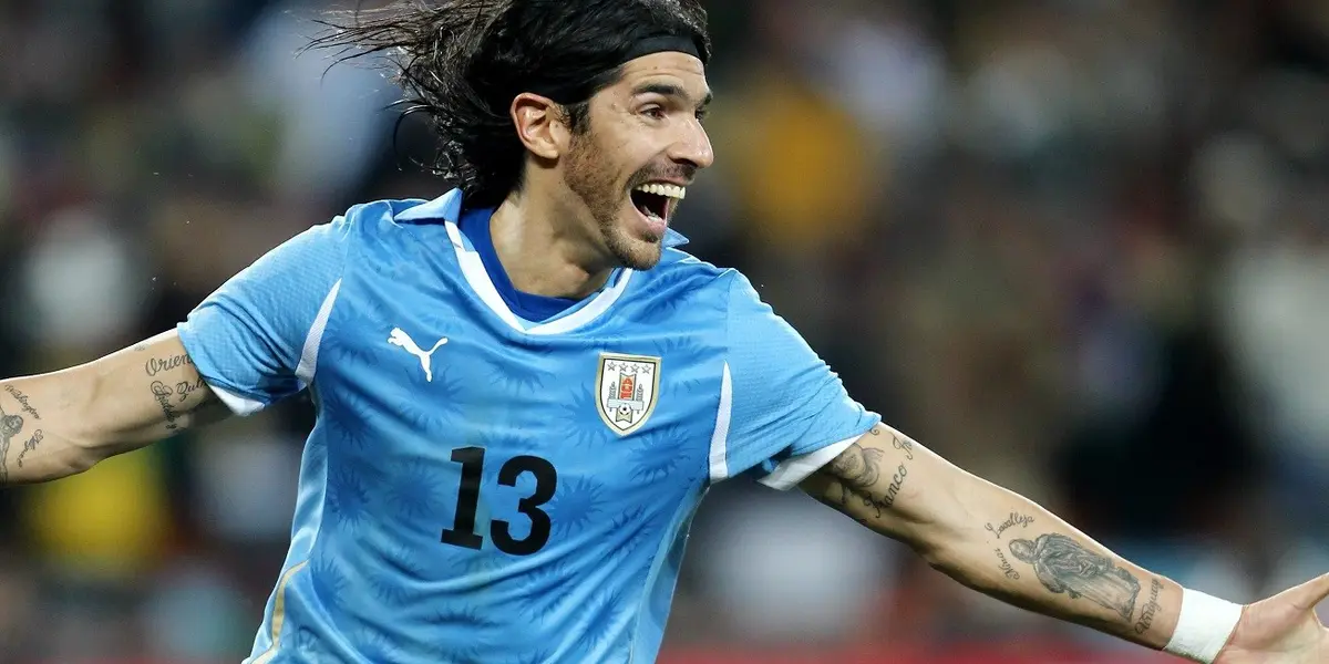 El uruguayo apoyó al colombiano luego de las críticas tras el River-Boca.