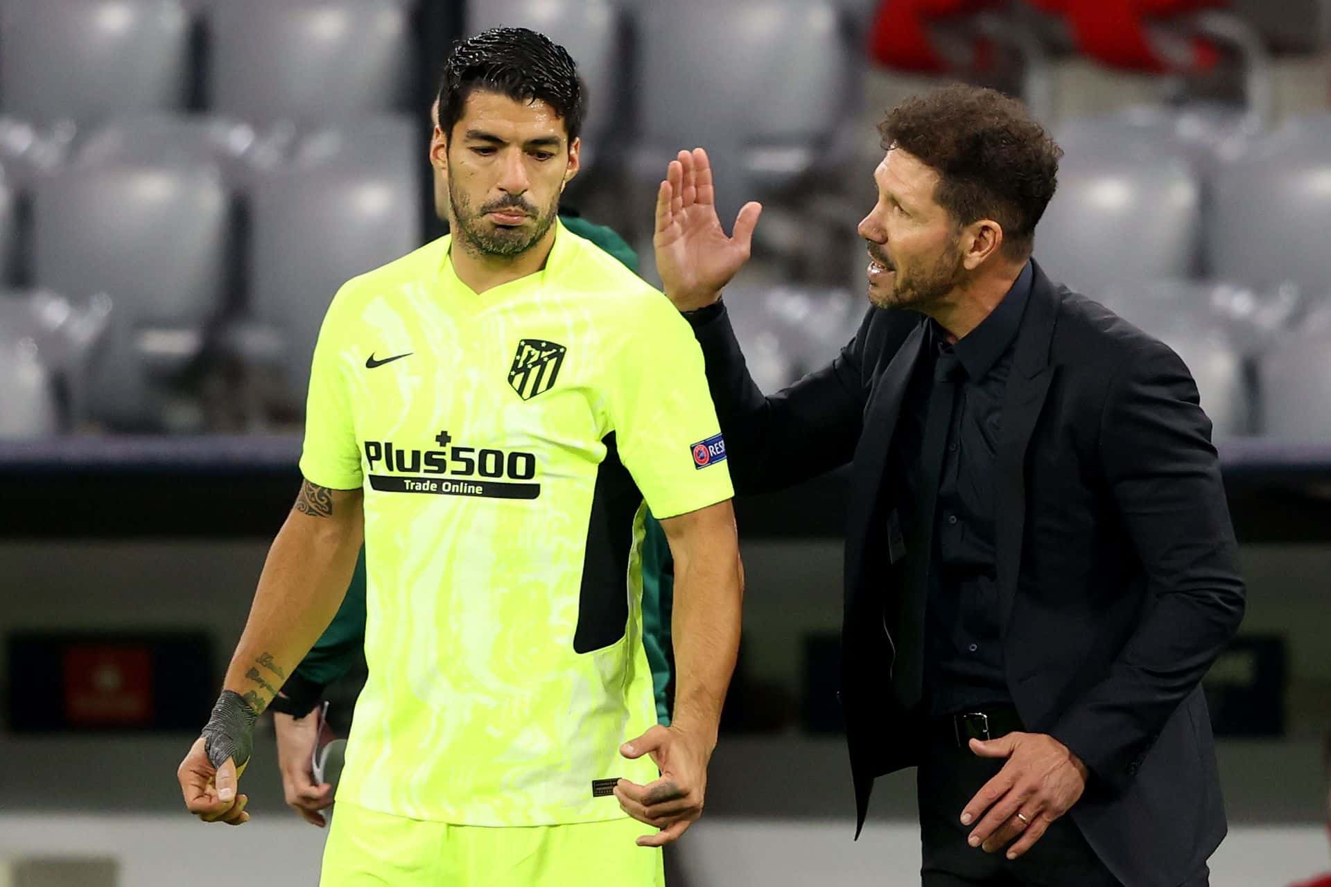 El uruguayo insultó al entrenador argentino luego de que lo sustituyera contra Sevilla.