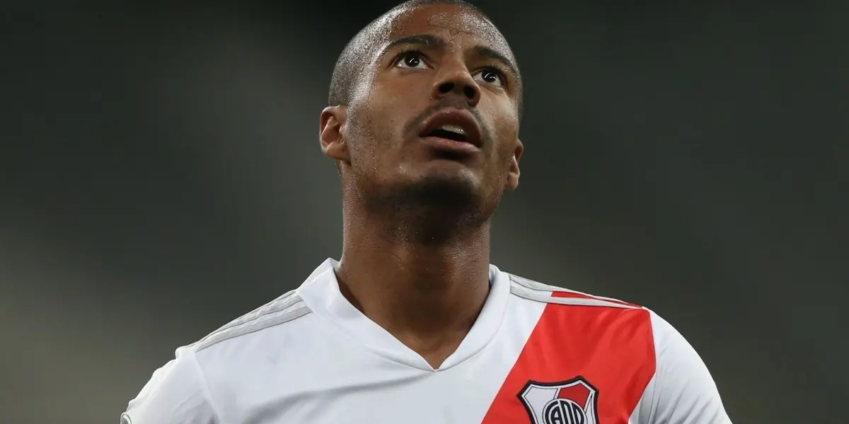 El uruguayo no tiene minutos desde la Copa del Mundo con Uruguay, y hay un complejo panorama en ese aspecto.