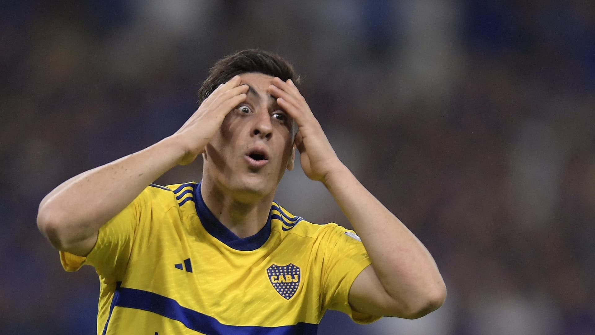 El uruguayo se lesionó durante la práctica y ya se sabe que tiene.