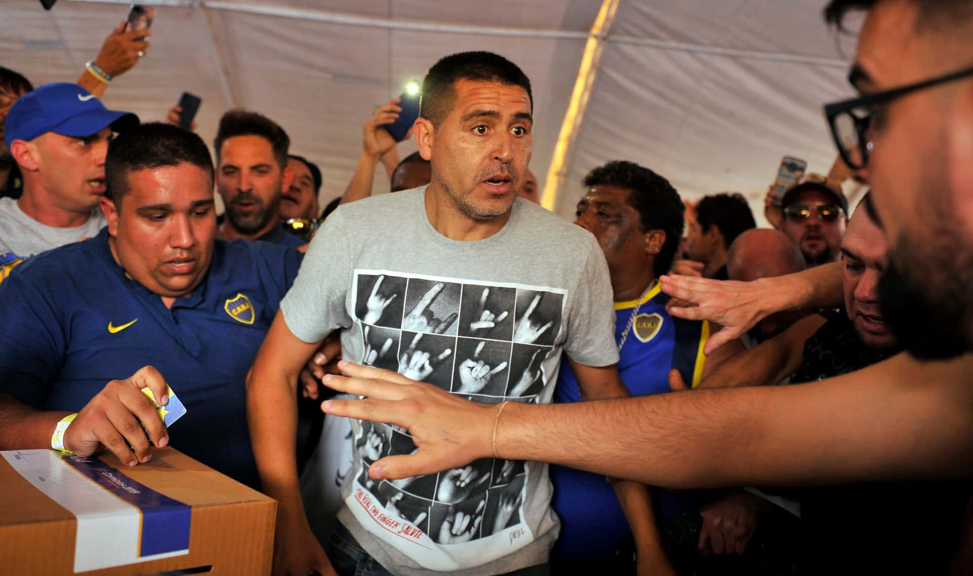 El vicepresidente de la institución lanzó varias bombas contra la Conmebol y el VAR.