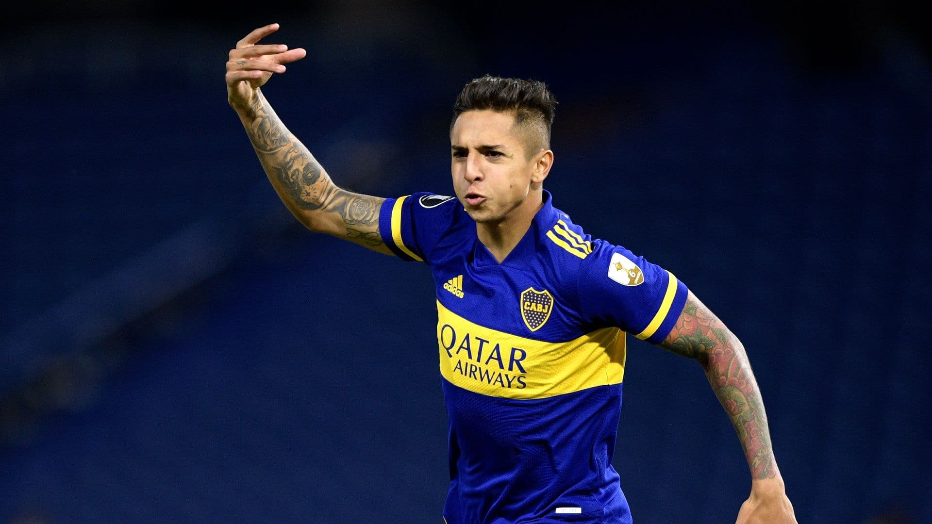 El volante cargó en twitter contra el goleador tras la decisión de Battaglia de marginarlo junto a Rojo del partido de mañana ante Ferro por Copa Argentina.