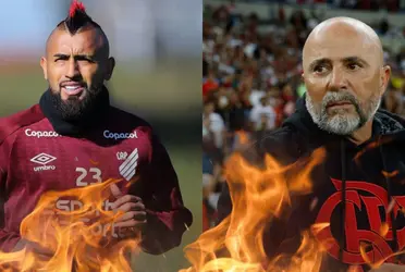 El volante chileno liquidó a su antiguo entrenador tras debutar con Athletico Paranaense.