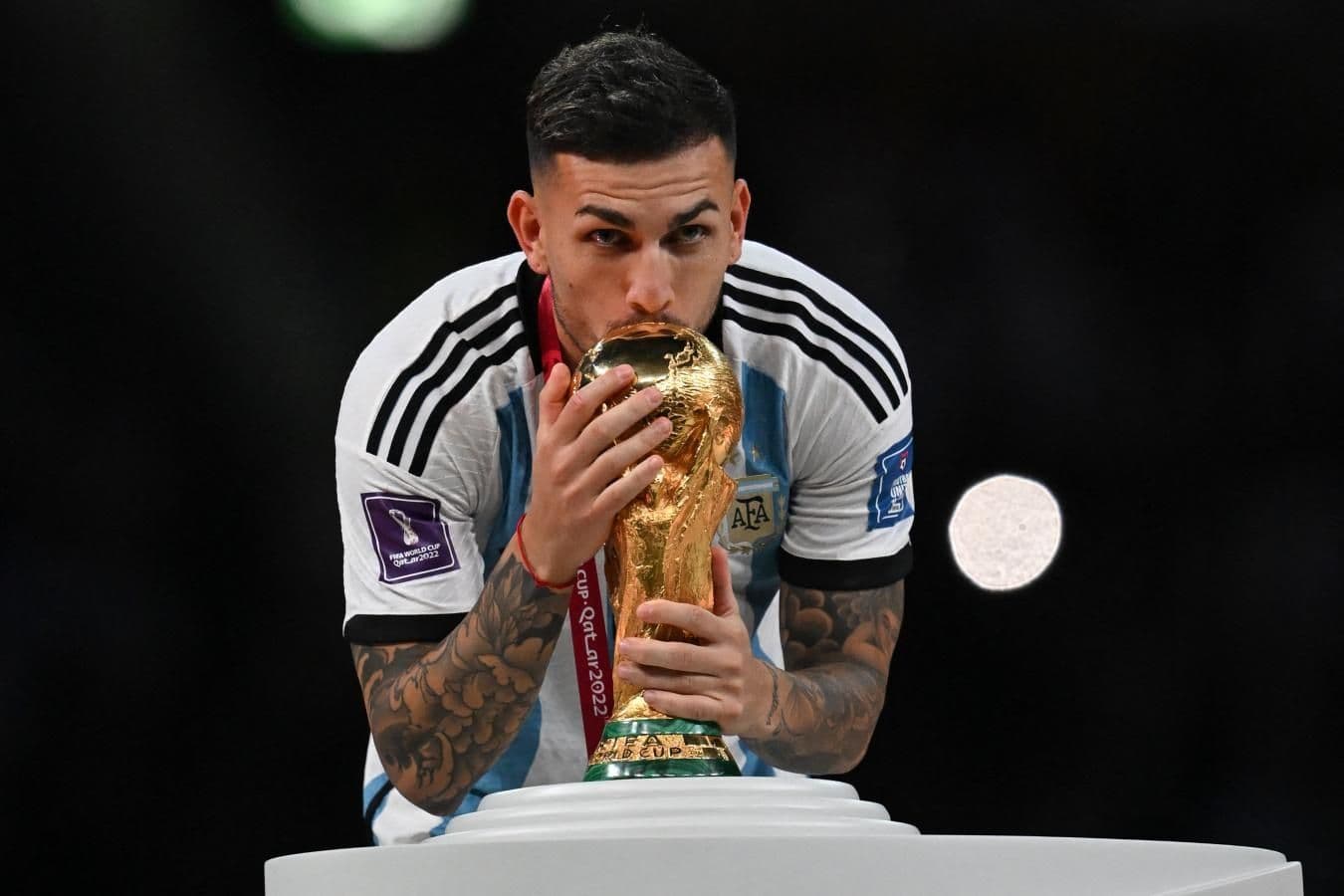 El volante de la Juventus de manera increíble anticipaba la vuelta olímpica, y todo quedó registrado.