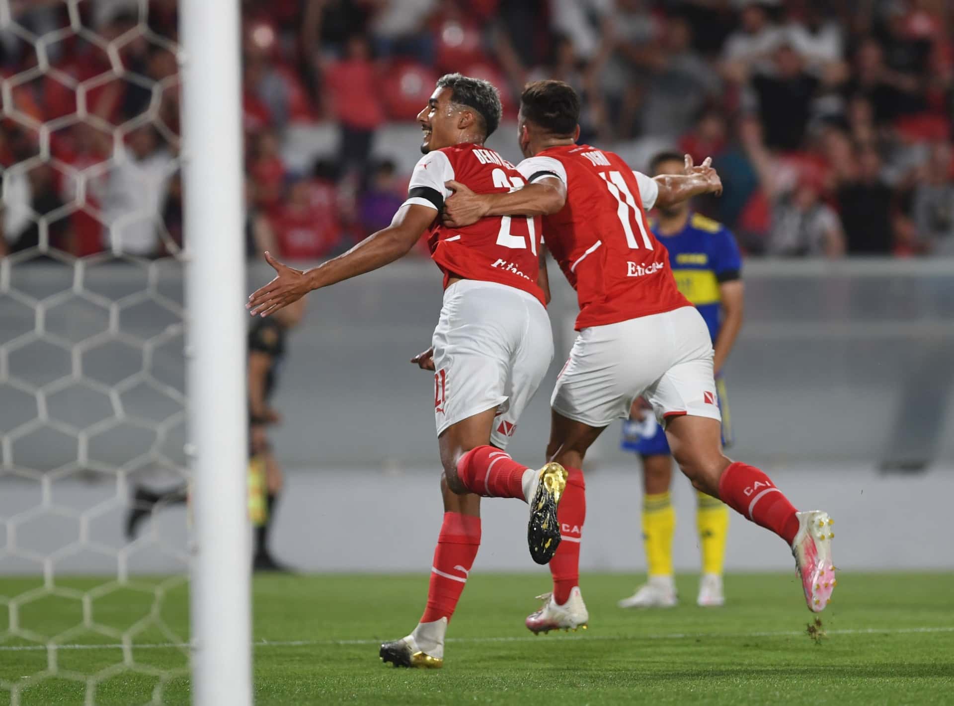 El Xeneize cayó 1 a 0 en Avellaneda y dejó pasar una buena chance para afianzarse en los puestos de clasificación de la Copa Libertadores.