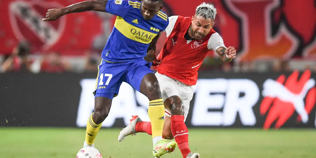 El Xeneize igualó en Avellaneda 2 a 2 en un partido disputado ante un manto de agua.