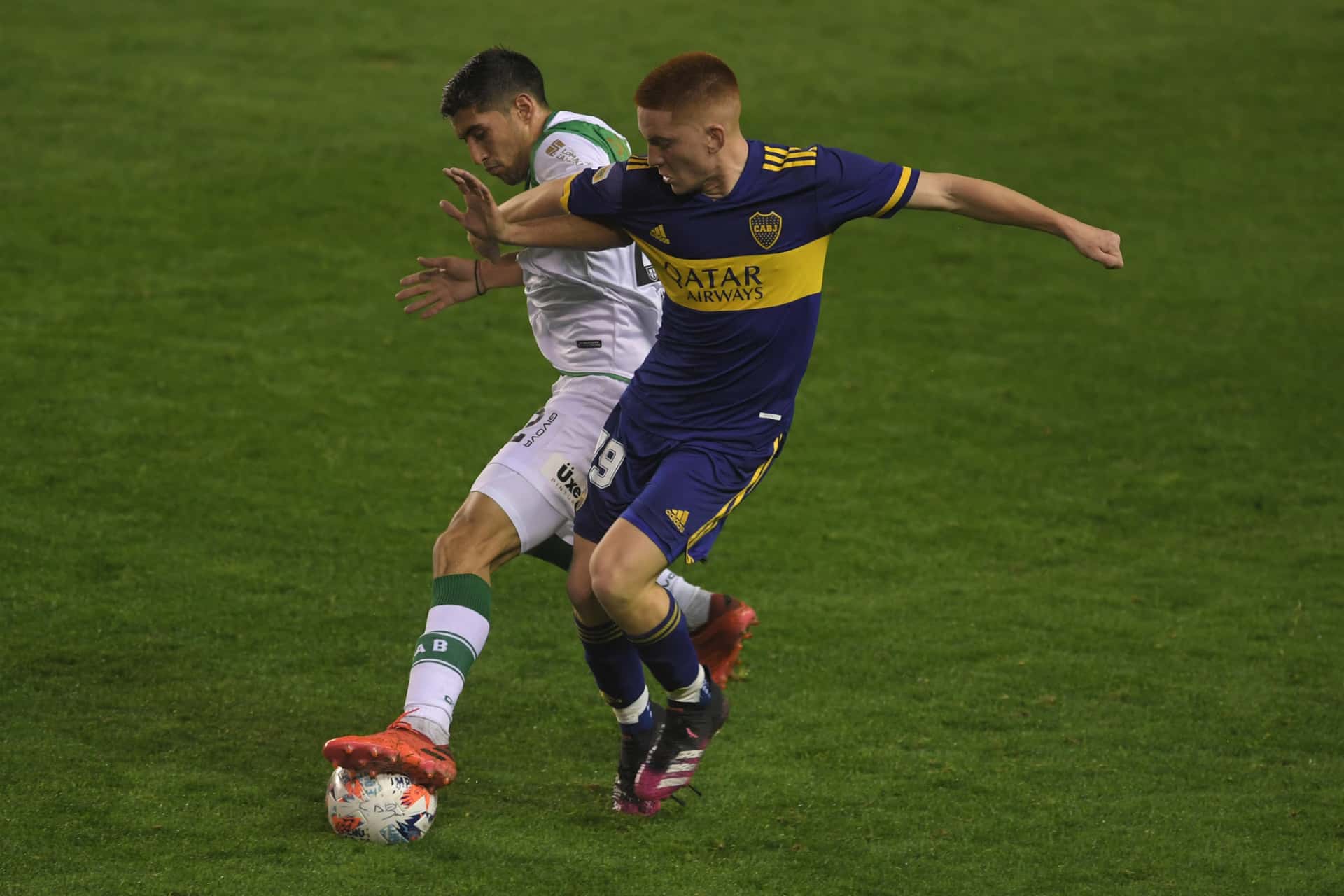 El Xeneize logró igualar sin goles con el debut de varios juveniles.