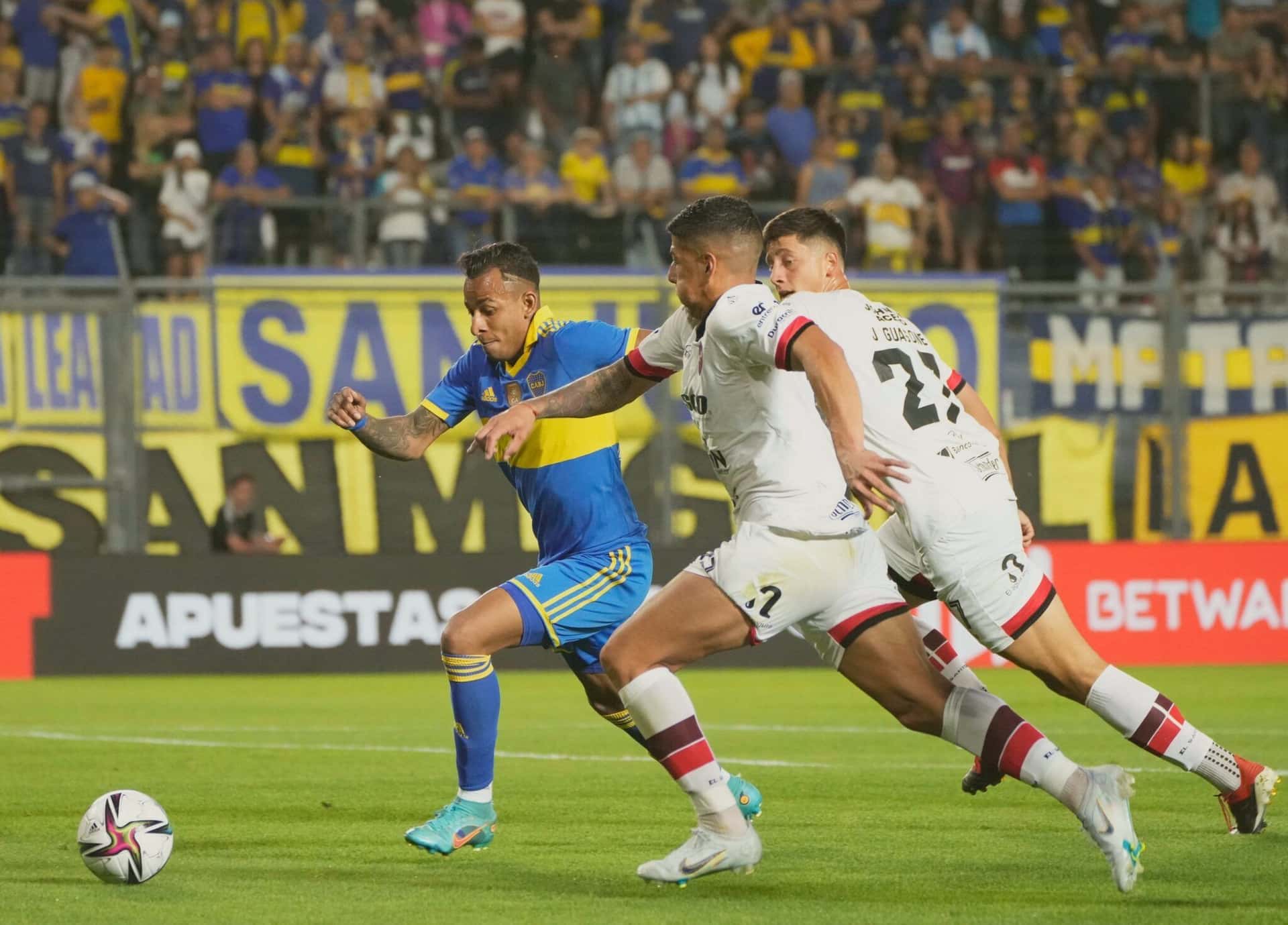 El Xeneize, que jugó con suplentes, no pudo en los penales contra el Patrón y mostró una imagen desdibujada.