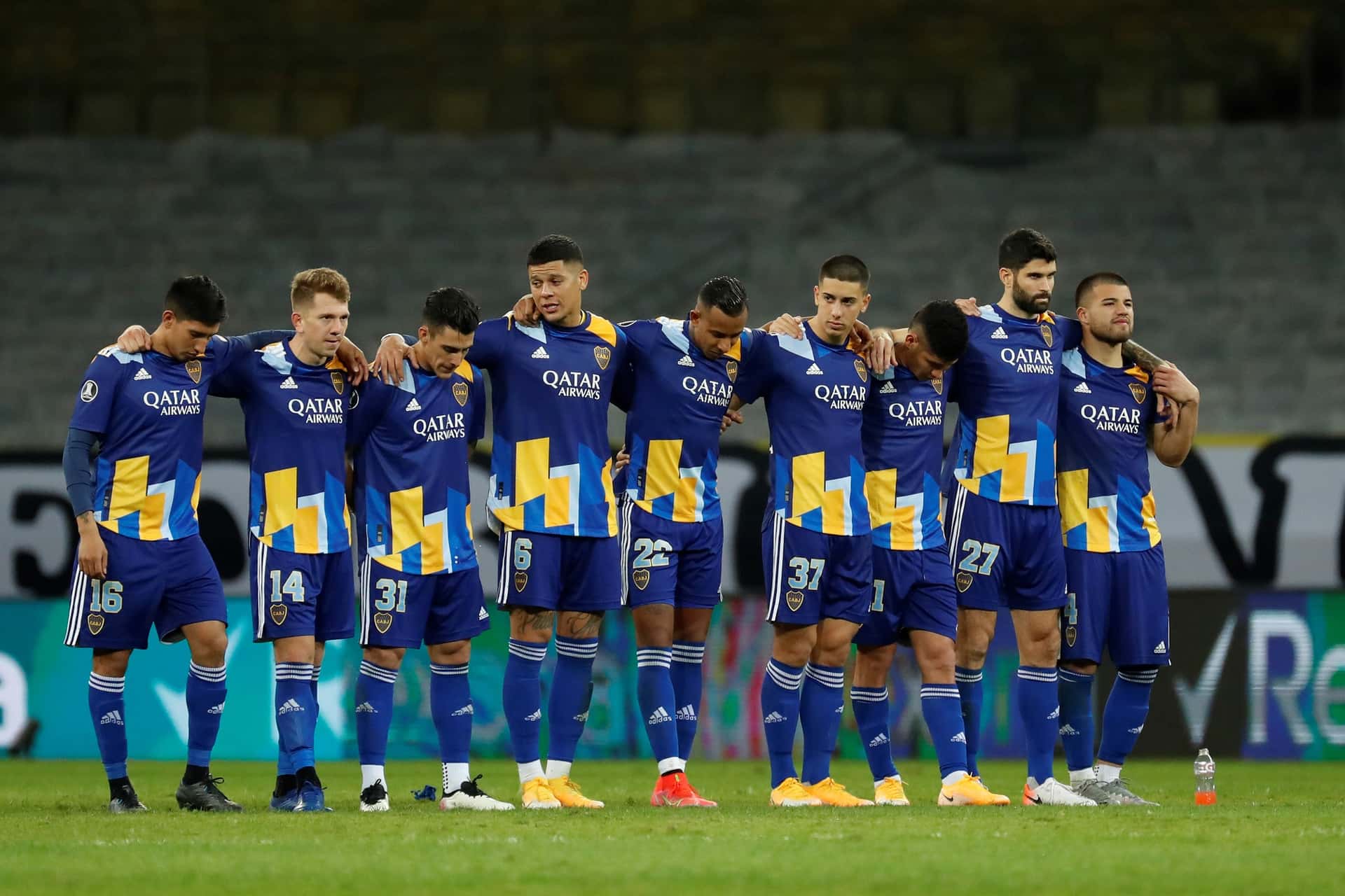 El Xeneize quedó fuera de los octavos de final ante Atlético Mineiro, con polémica en el VAR.
