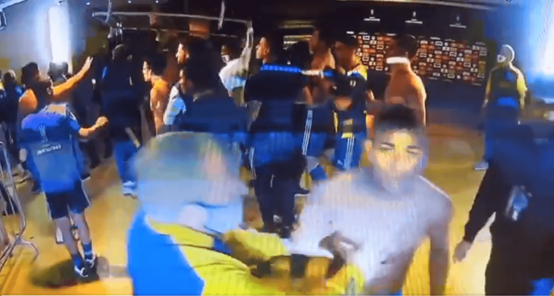 El Xeneize quedó fuera de los octavos de final en la definición por penales, tras igualar ambos partidos sin goles.