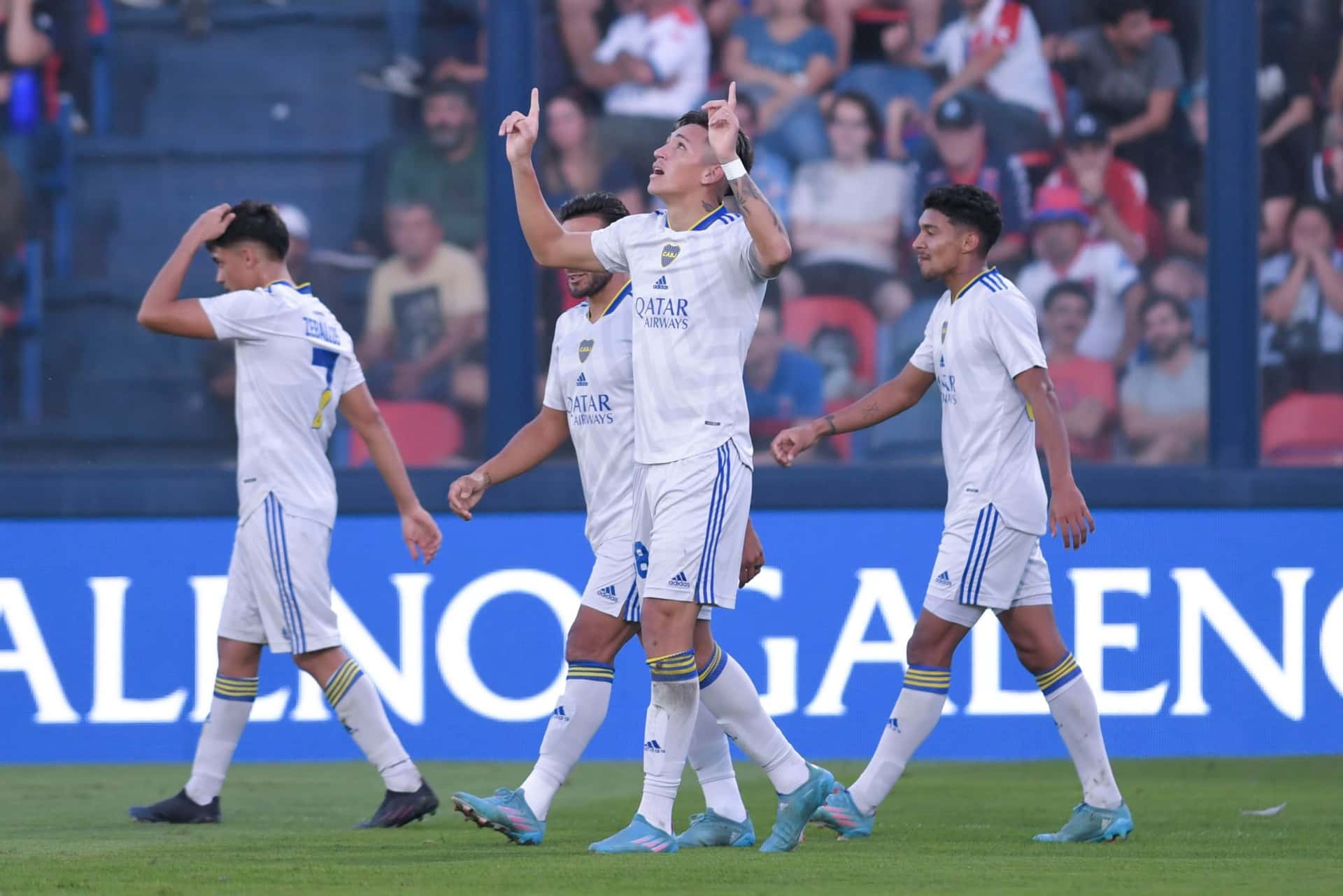 El Xeneize se impuso a Tigre 2 a 0 con goles de Benedetto y Vázquez. En la Zona B, Estudiantes quedó primero, Boca segundo, Tigre tercero y Aldosivi cuarto, de cara a los cuartos de final.