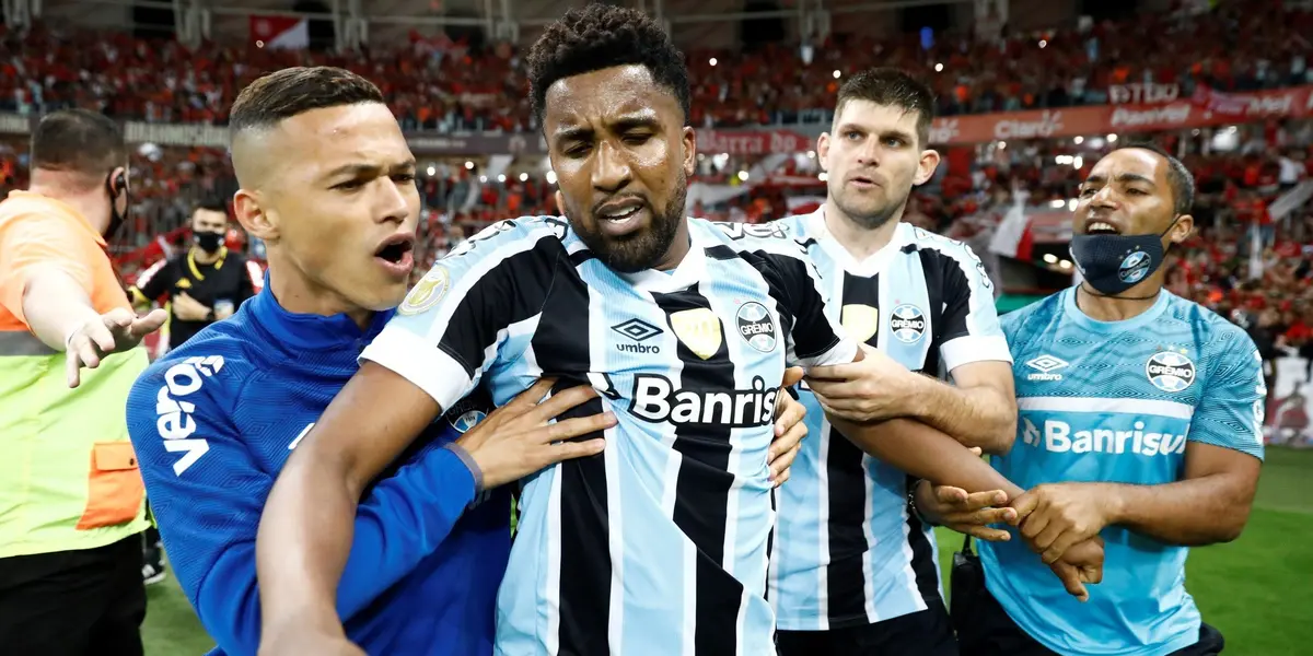 El Xeneize sigue a un jugador del equipo brasileño que dejaría el club en caso de perder la categoría.