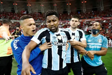 El Xeneize sigue a un jugador del equipo brasileño que dejaría el club en caso de perder la categoría.