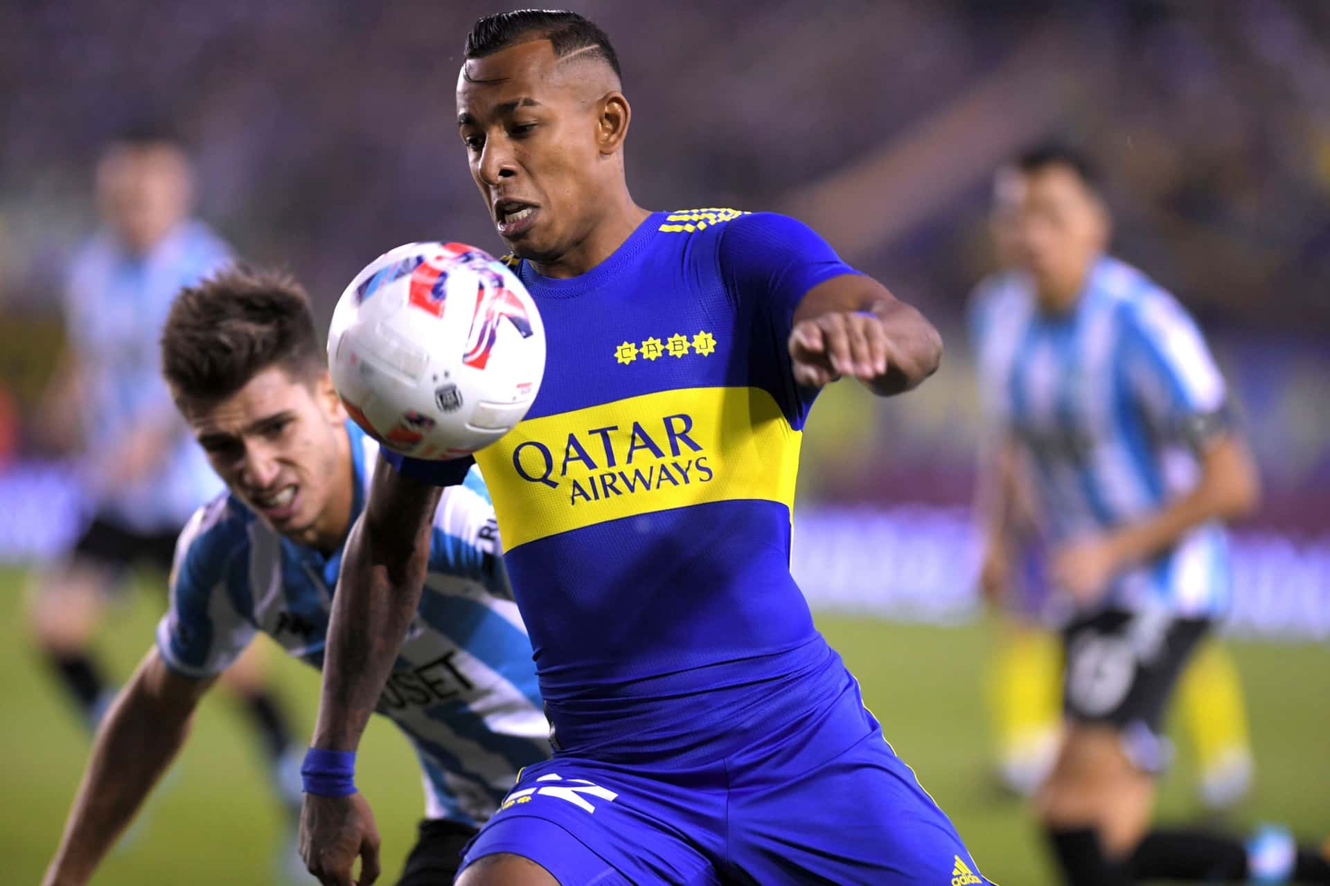 El Xeneize y Racing igualaron 0 a 0 en el tiempo reglamentario y luego el conjunto de Battaglia se impuso 6 a 5 en la definición desde los 12 pasos para meterse en la final de la Copa de la Liga.