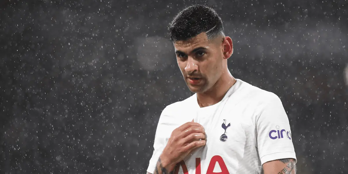 El zaguero argentino es figura del Tottenham y cuenta con un admirador dentro de la plantilla británica
