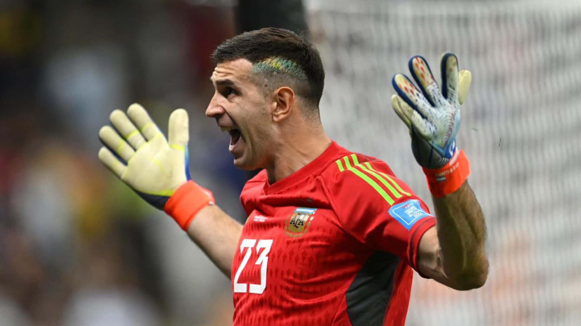 Emiliano Dibu Martínez con la Selección Argentina.