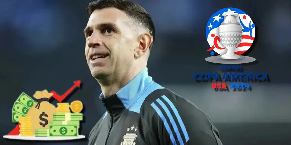 Emiliano Martínez sonríe jugando para Argentina.