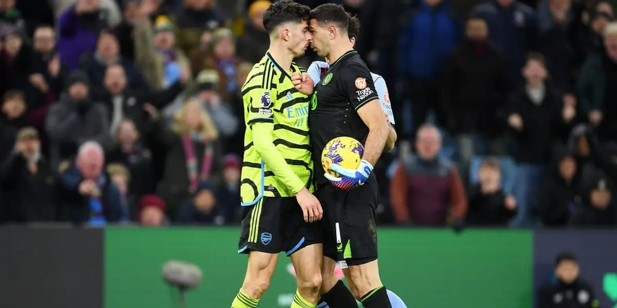 Emiliano tuvo un altercado con Havertz en la victoria de Aston Villa sobre el Arsenal.