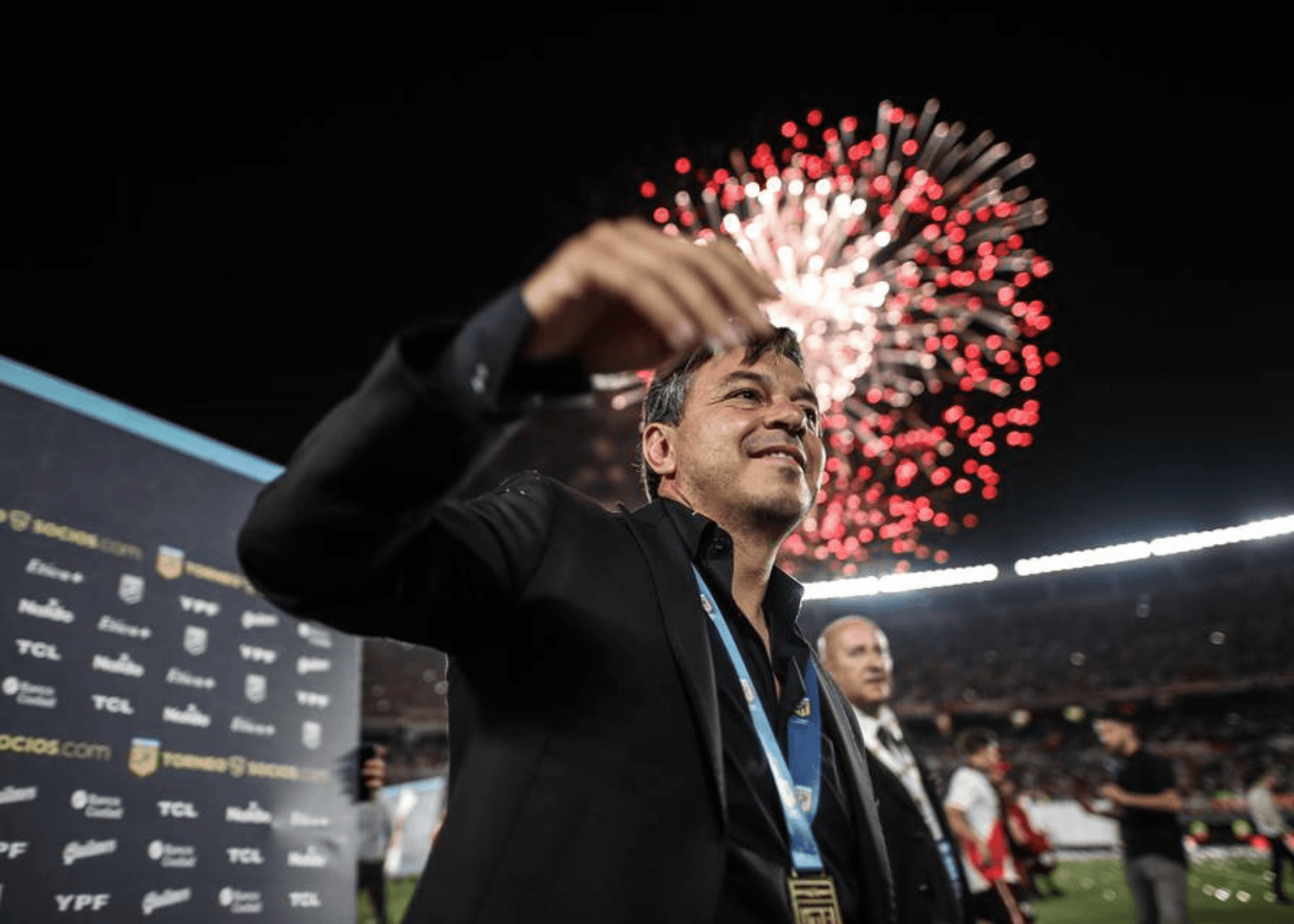 En busca de un gran equipo y pensando en la triple competencia, la dirigencia del club de Núñez está a un pasod e cerrar la incorporación de Leandro González Pirez.