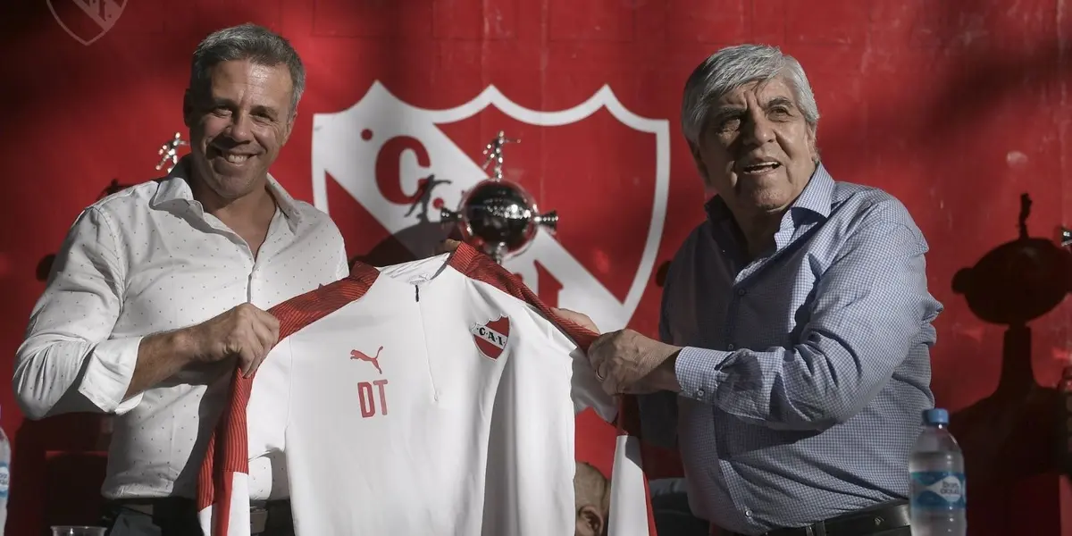 En caso de que Lucas Pusineri no tenga un buen rendimiento con Club Atlético Independiente, la directiva ya piensa en un polémico entrenador.