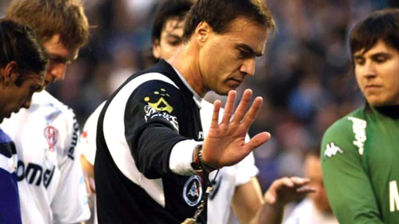 En el 2009, Brazenas fue protagonista de uno de los fallos arbitrales más recordados de la historia del fútbol argentino. Ahora, el exjuez aseguró que con VAR hubiese cobrado lo mismo.