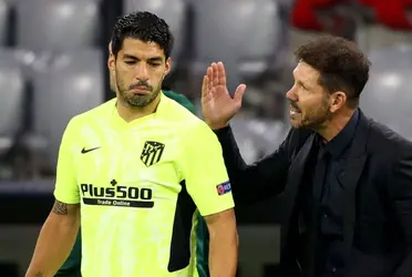En el partido de UEFA Champions League, Luis Suárez mostró un gran enojo al ser cambiado en los últimos minutos, y Diego Simeone reaccionó ante este suceso.