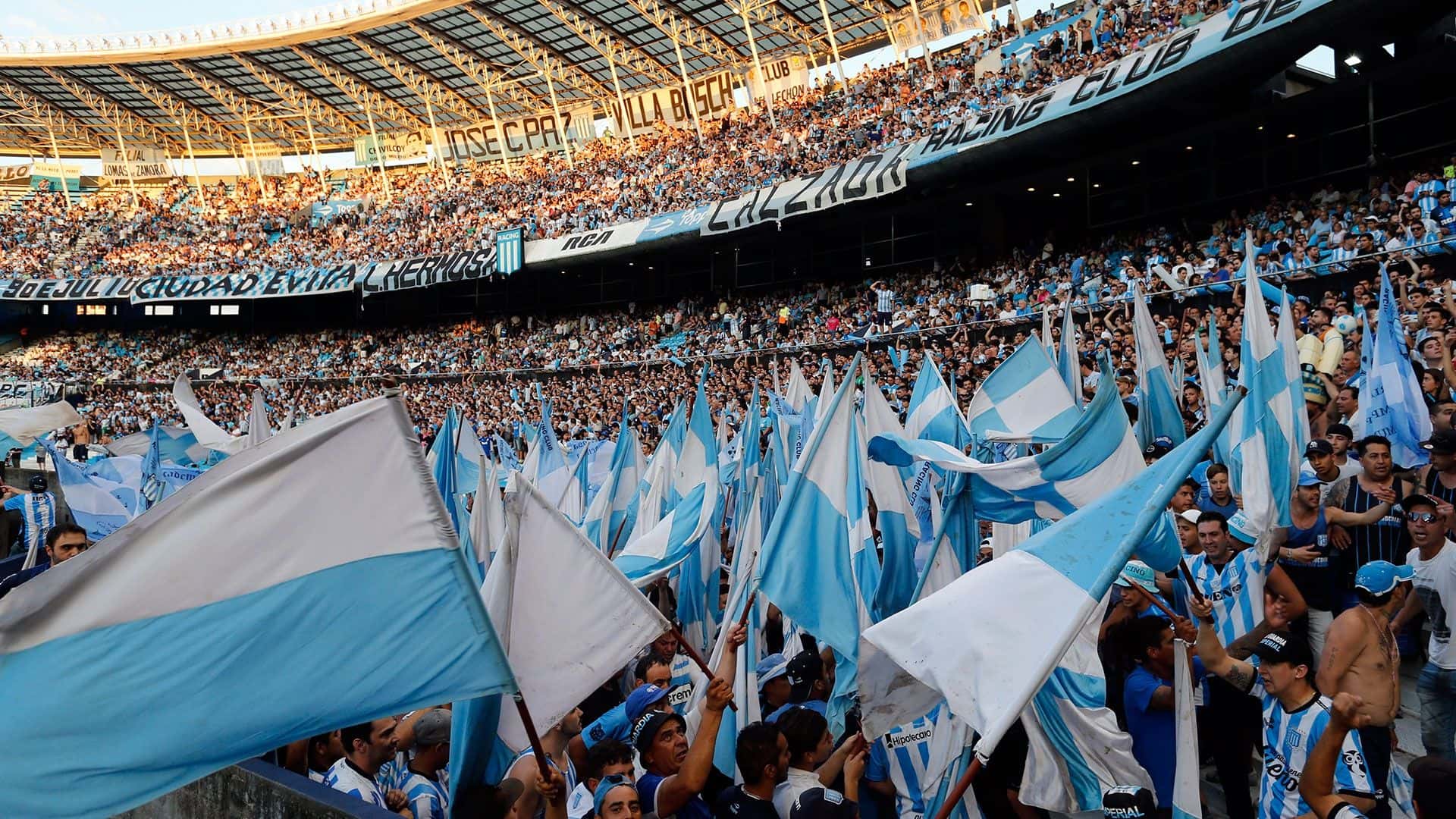 En estos días trascendió una noticia en redes sociales de una propuesta de los hinchas de La Academia para el recibimiento frente a Atlético Nacional.