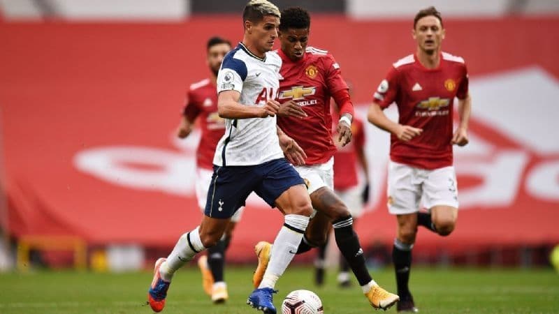 En la goleada de Tottenham Hotspus Football Club en visita a Manchester United F.C. se pudo observar un curioso detalle en Erik Lamela.