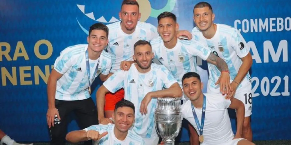 En la previa del partido ante México, Lionel Scaloni tendría el equipo listo, el cual fue revelado y los riverplatenses enloquecieron.