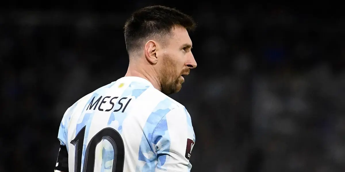 En las redes se filtró un modelo de camiseta que podría ser la que el conjunto de Lionel Scaloni se ponga el 1 de junio ante Italia y luego use desde el 22 de noviembre en Doha.