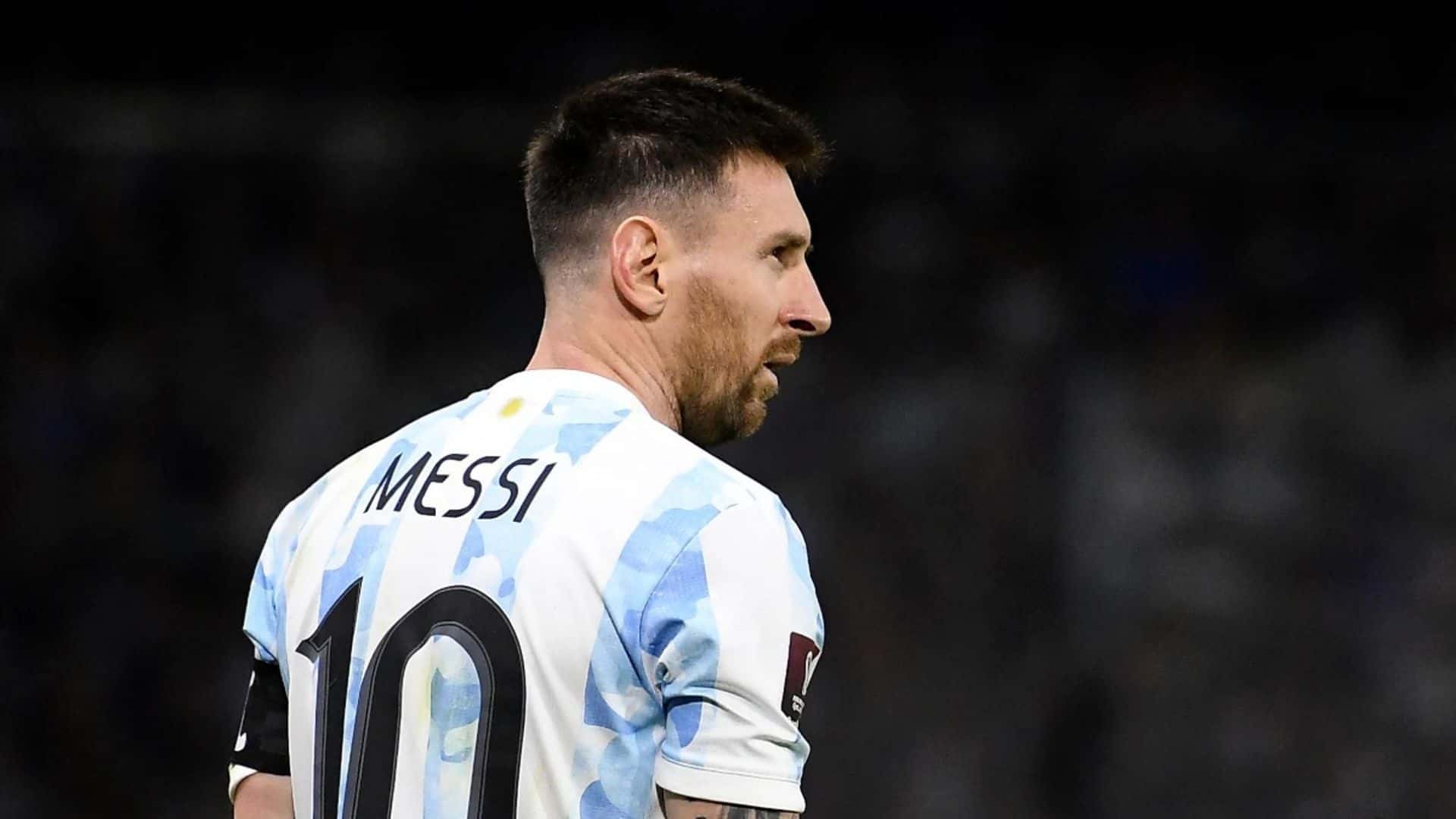 En las redes se filtró un modelo de camiseta que podría ser la que el conjunto de Lionel Scaloni se ponga el 1 de junio ante Italia y luego use desde el 22 de noviembre en Doha.