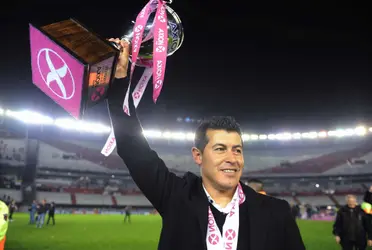 En las últimas horas se oficializó el arribo de Jorge Almirón al club Granate.