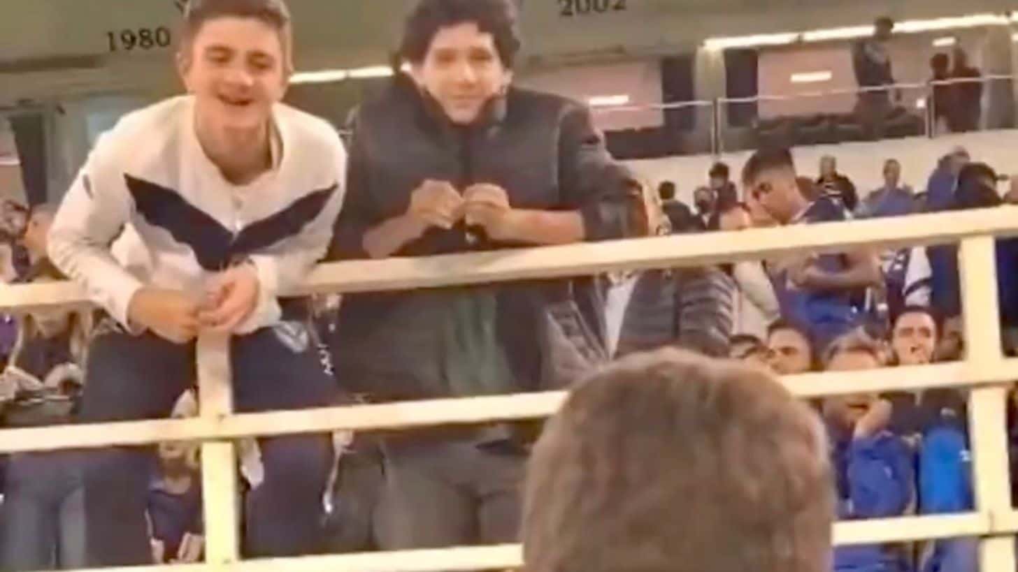 En Liniers se vivió un hecho que fue registrado por las cámaras y saca a la luz la nobleza del entrenador de Boca con un niño hincha del Fortín.