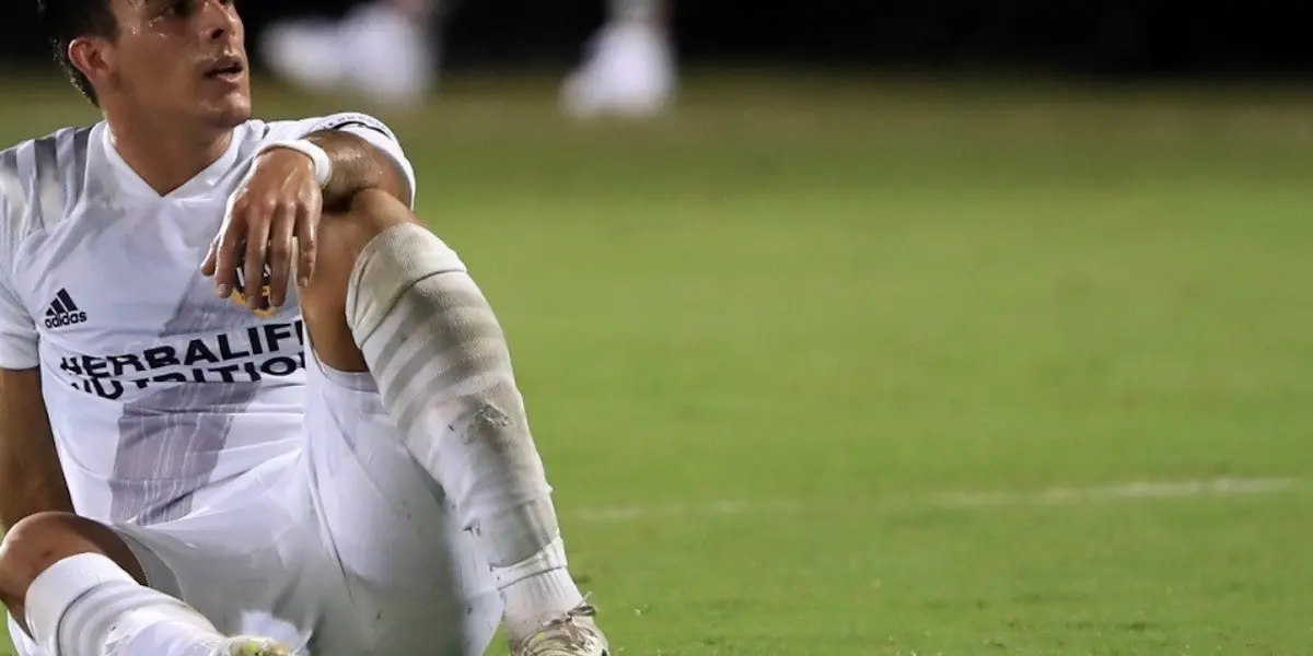 En medio de una enorme novela por el futuro de Cristian Pavón, el jugador ha recibido una triste noticia.