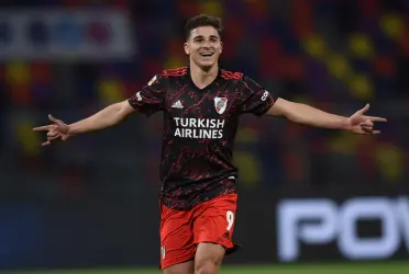 En plenos festejos por la obtención del Trofeo de Campeones se expresó respecto a su futuro.