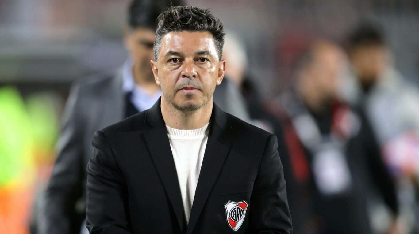 En un año de vacas flacas en cuanto a juego y títulos, alguien vinculado a River anunció cuando revelará su futuro en el club.
