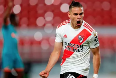 En un partido parejo en el primer tiempo, Club Atlético River Plate le basto el segundo tiempo para asegurar el primer lugar de su grupo en Copa CONMEBOL Libertadores.