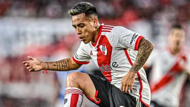 Esequiel Barco con la camiseta de River.