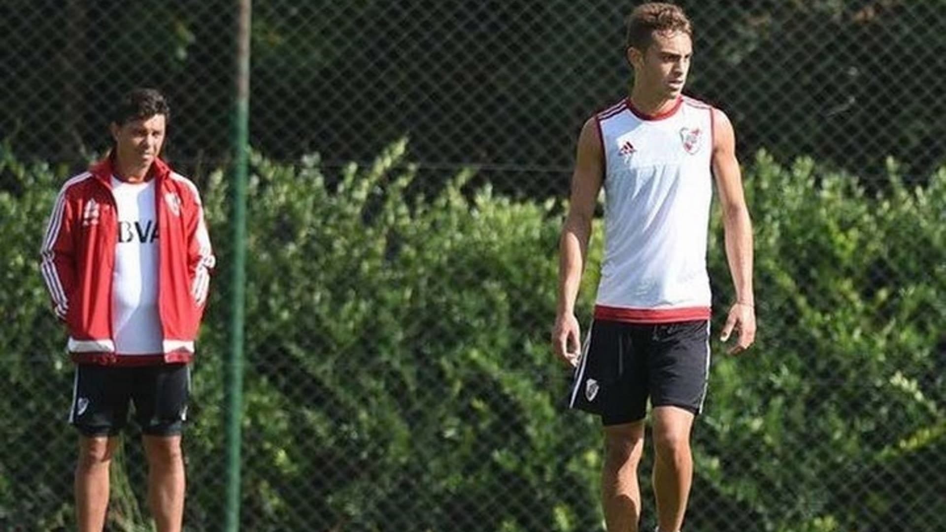 Esta vez, al defensor le tocó defender la camiseta de Colón de Santa Fe.