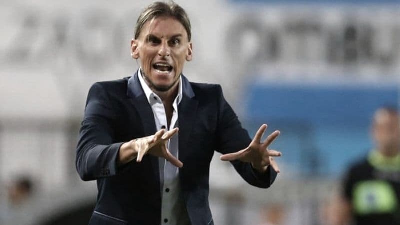 Éste es el jugador de Racing Club que ya no aporta absolutamente nada, pero que Sebastián Beccacece sigue insistiendo con él.