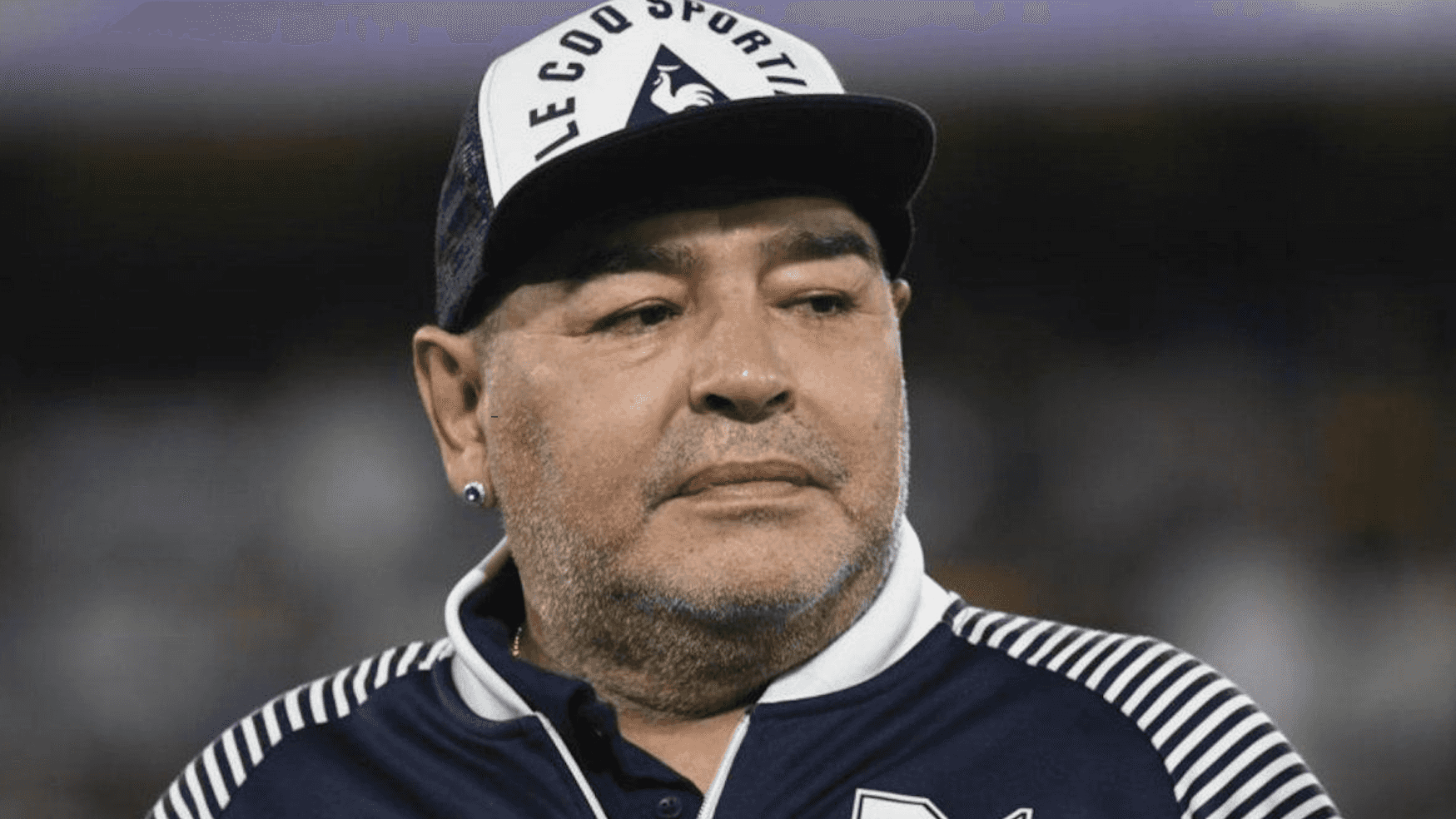 Este polémico futbolista recordó a Diego Maradona, pero luego se arrepintió de haberlo hecho.