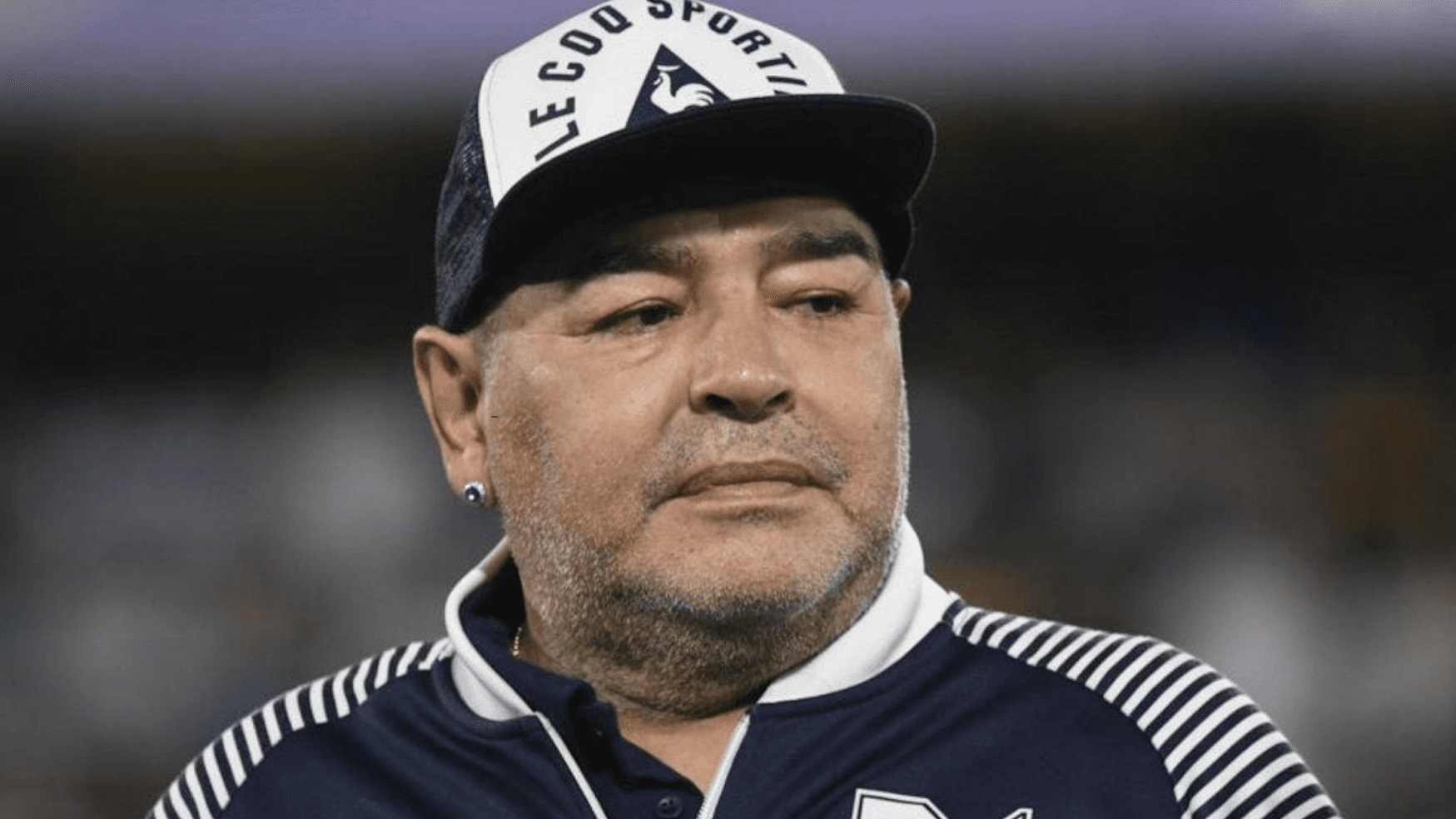 Este polémico futbolista recordó a Diego Maradona, pero luego se arrepintió de haberlo hecho.