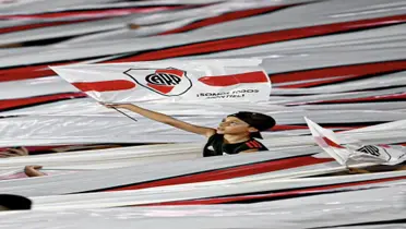 Excursionistas se burló de las dedicatorias de River a sus exjugadores