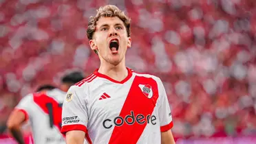 Facundo Colidio celebrando su gol en River