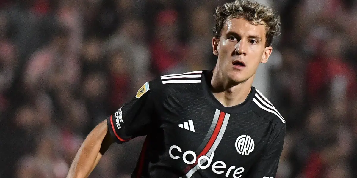 Facundo Colidio con la camiseta negra de River.